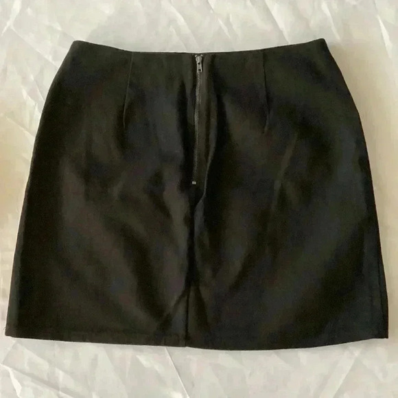 MI AMI MINI SKIRT women’s  Medium Black Flower Embroidered  Boho Colorful Skirt - Picture 2 of 9